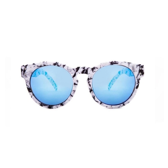Quay Australia Accessories - Quay High Emotion sunglasses